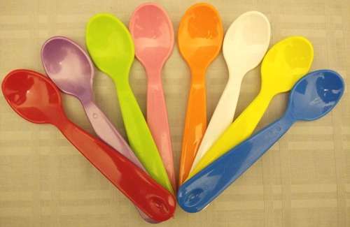 Plastic kiddie spoons x 50 (10 x 5 colours per packet)