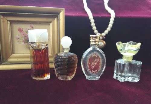4 Mini Vintage Perfume Bottles