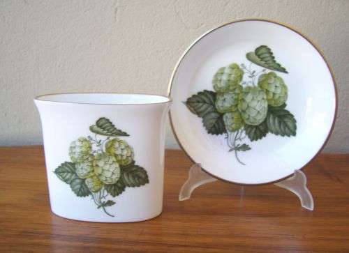 Royal Worcester - Hop - Mathon 1965 Pin Tray & Holder