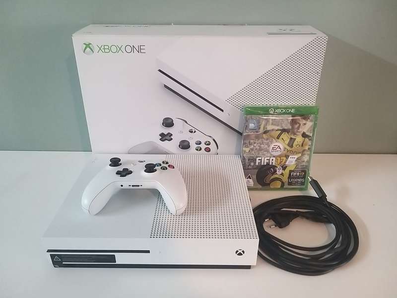 Xbox One S 1TB Console + 1 Game (FIFA 17)