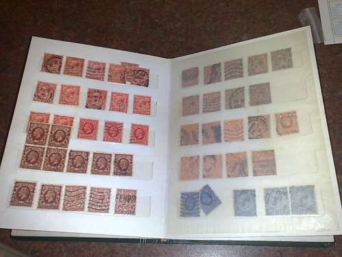 GREAT BRITAIN-SMALL MIXED LOT TO CLEAR,STOCKBOOK,LOOSE PAGES,CARDS ETC