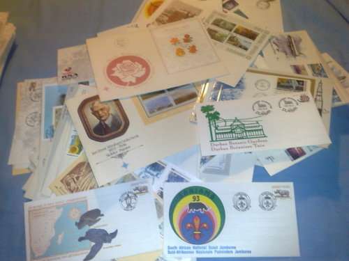 BARGAIN CLEARANCE LOT-CONTROL BLOCKS.LOOSE STAMPS,FDC,MINISHEETS,MAXICARDS ETC-GOOD VALUE ASSORTMENT