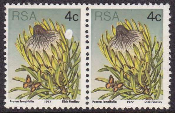 RSA - 3RD DEF ISSUE: 4c PROTEA, VARIETY:WHITE BLOB (LEFT STAMP) - U/M PAIR!!!!!