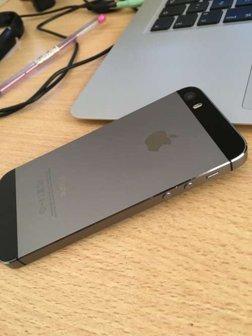 Apple iPhone 5S 16GB Space Grey - Excellent Condition