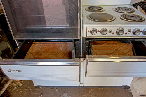 VINTAGE FUCHSWARE STOVE AND OVEN
