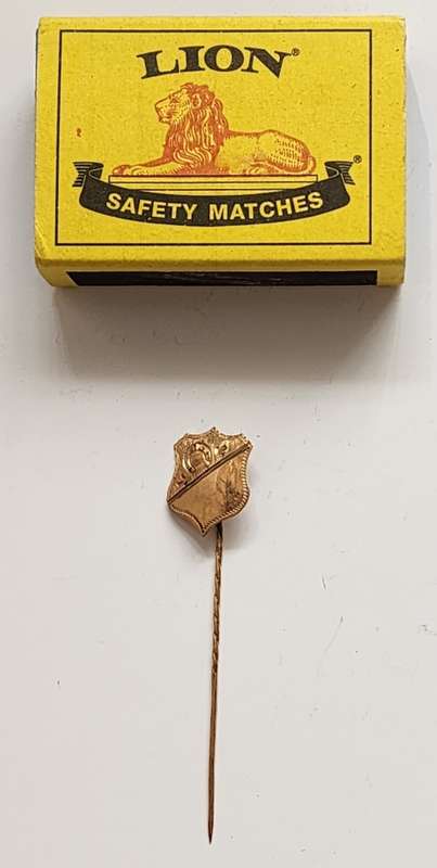 Gold Hat Pin -Antique, featuring Shield and Lucky HORSEHOE- Gorgeously engraves, MUST SEE!!