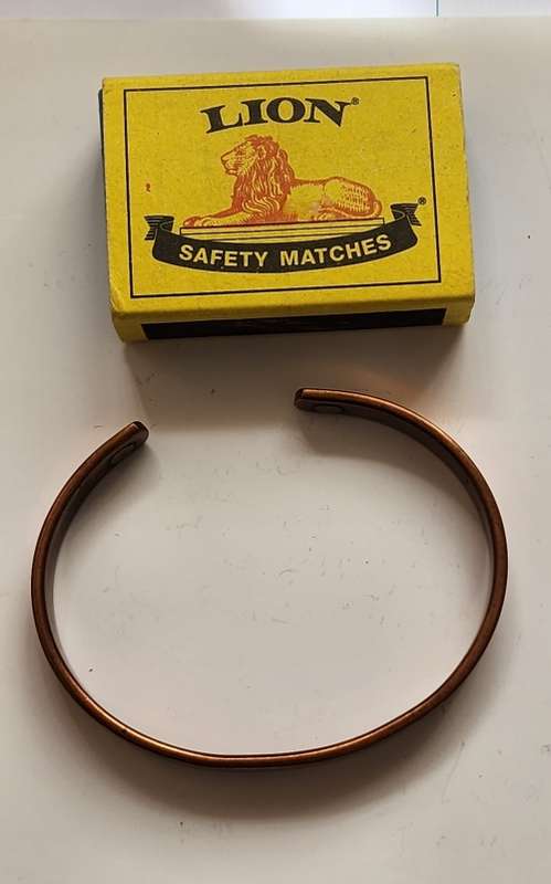 COPPER BANGLE- lovely item, wonderful conditon, Arthritis aid- bargain buy!!