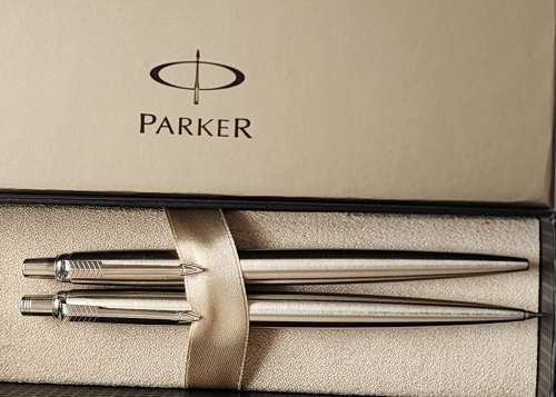 Genuine PARKER Silver Pen and Pencil set of 2- both still in Case-immaculate, fantastic bargain buy!