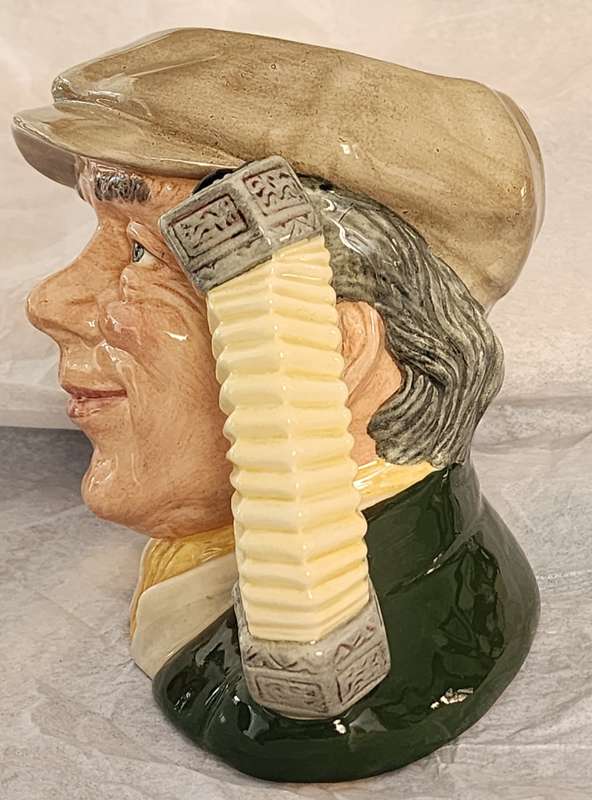 ROYAL DOULTON TOBY CHARACTER JUG -Vintage `The BUSKER` LARGE, superb condition -D-6775
