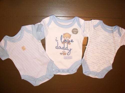 3 Piece short sleeve baby Boy onesie/baby grow.  Great value & quality! Age: 3 - 6 months