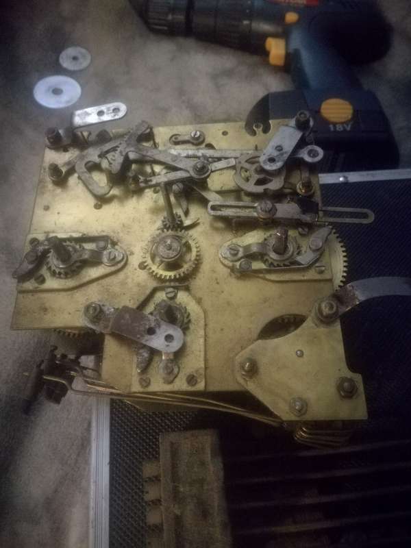 Antique mantle clock