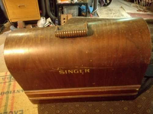 antique Singer sewing machine 100% working cond