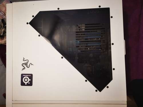 BitFenix Shinobi Window White Steel / Plastic ATX Mid Tower Computer Case