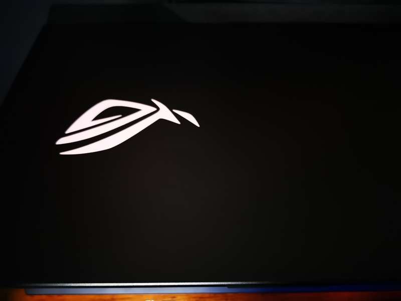 ASUS ROG STRIX G513QR-HF210T - GEFORCE RTX 3070 - RYZEN 9 5900HX - 300HZ