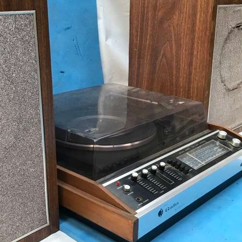 Record Player `GALLO` Hi fedelity S65 SOLID STATE with 15 records