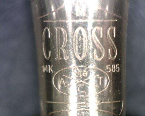 Solid 14K gold nib Cross fountain pen.