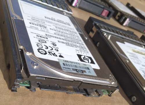 !! SERVER DRIVES - 2.5" SAS 15'000 RPM - LOT!!