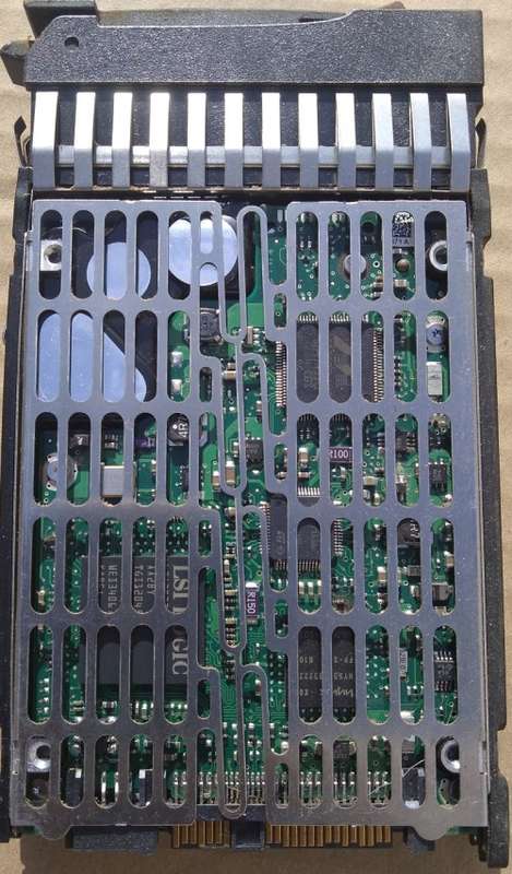 !! SERVER DRIVES - 2.5" SAS 15'000 RPM - LOT!!