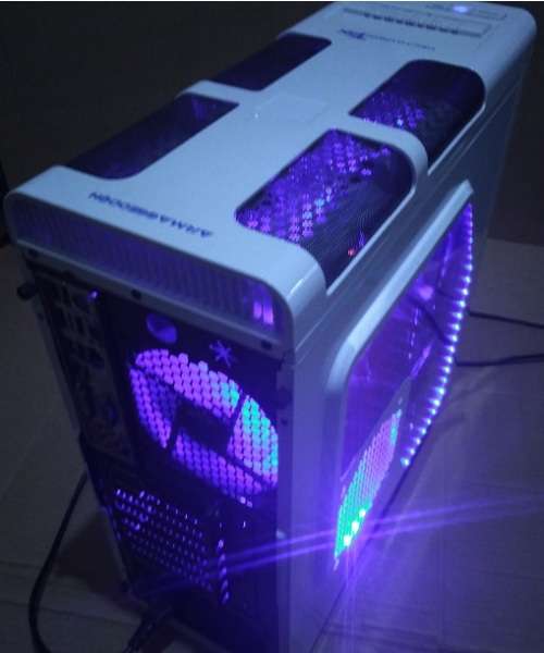 ! INTEL i7 - ABSOLUTE GAMING BEAST !