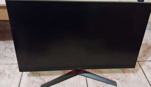 !! 32 INCH  LG ULTRAGEAR CRACKED SCREEN - FOR PARTS/REPAIR !!