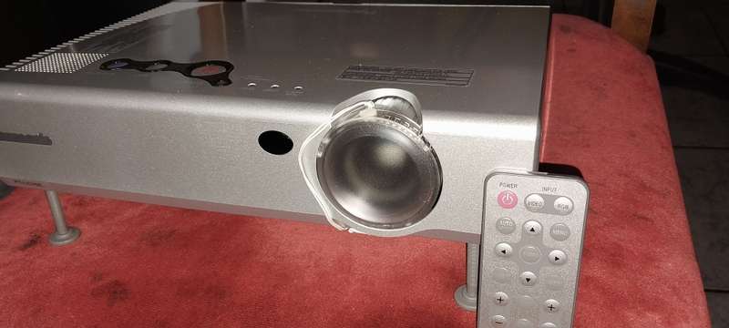 !! PANASONIC LCD PROJECTOR !!