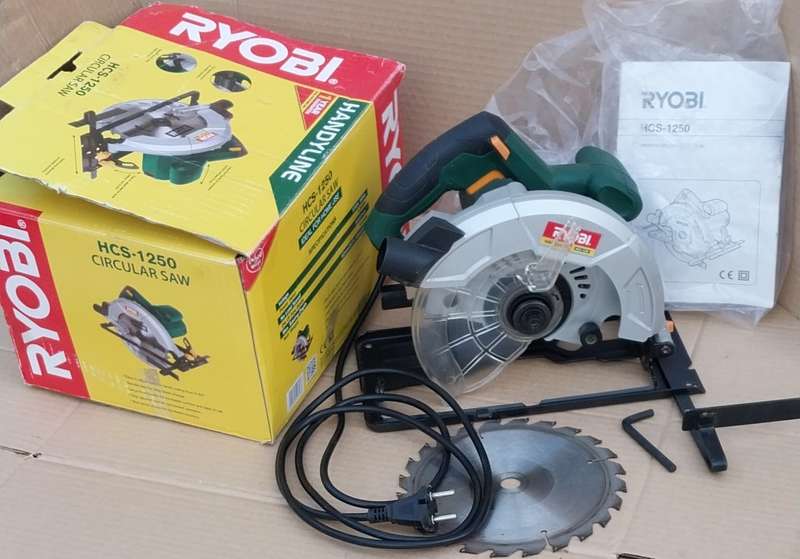 Powerful Ryobi Circular Saw HCS-1250