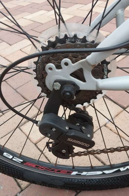 RALEIGH 26-inch 21-Speed Mountain Bicycle