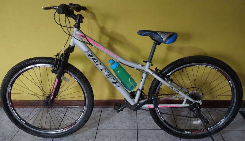 RALEIGH 26-inch 21-Speed Mountain Bicycle