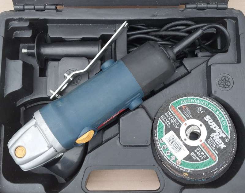 900W RYOBI 115mm Angle Grinder