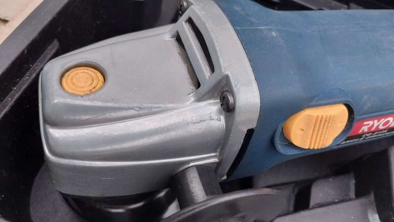 900W RYOBI 115mm Angle Grinder