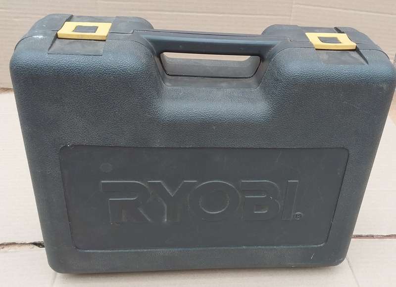 900W RYOBI 115mm Angle Grinder