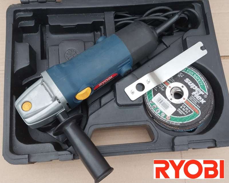 900W RYOBI 115mm Angle Grinder