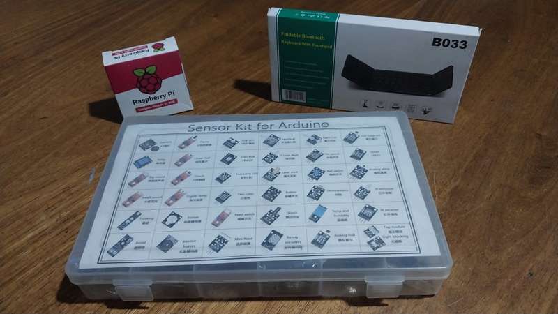 R3.5K Value - RASPBERRY PI COMPUTE + ARDUINO 37-SENSOR KIT + WIRELESS MINI KEYBOARD