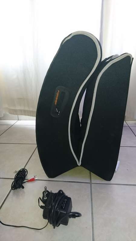Gaming chair with 2.1 sound.