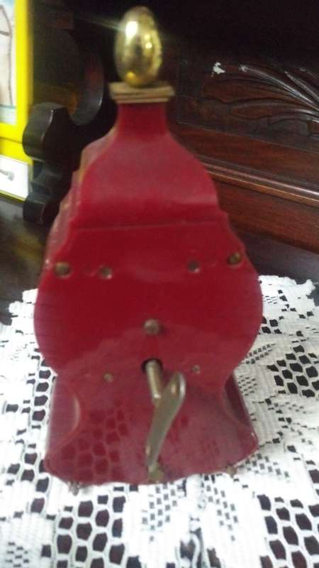 Small mantle clock