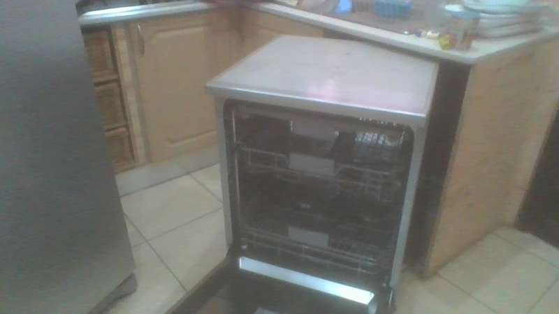 14 PLACE-SETTING DISHWASHER with DIGITAL DISPLAY, DW60M5070FS
