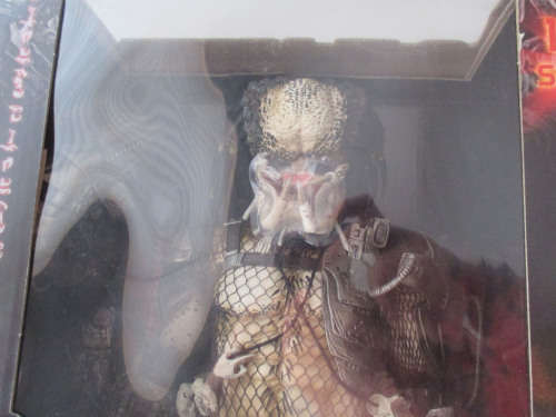 Predator by NECA - large 1/4 scale 18" Figure - Closed Mouth Version