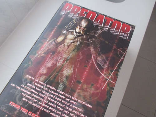 Predator by NECA - large 1/4 scale 18" Figure - Closed Mouth Version