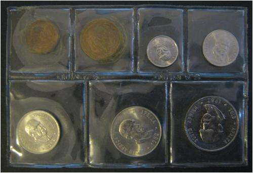 *** 1982 UNCIRCULATED COIN SET WITH NICKLE R1 - AS ISSUED BY SA MINT ***