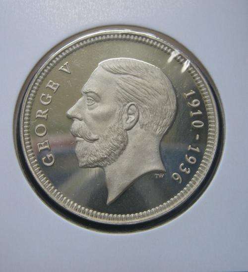 *** PROOF SILVER MEDALLION  - STERLING SILVER - WEIGHT APPROX 20g  - #12 ***