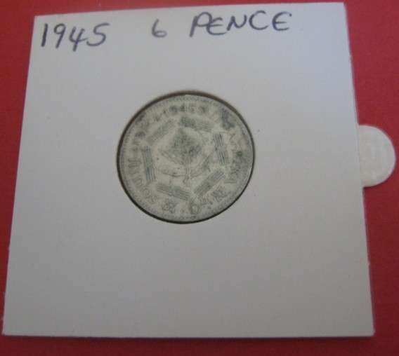 ***1945 UNION OF SA 6 PENCE  ***