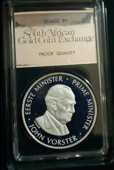 *** JOHN VORSTER MEDALLION PROOF - SEALED BY THE SOUTH AFRICAN GOLD COIN EXCHANGE **