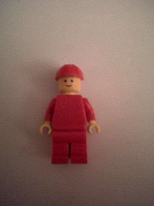 RED CONSTRUCTION WORKER LEGO MAN (Yellow hands) 1994
