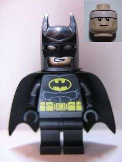 BATMAN (With Black Suit, Yellow Belt & Crest) - Superheroes LEGO Minifigure (RARE!)