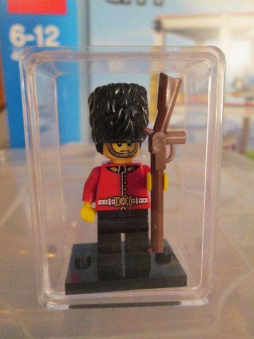 ROYAL GUARD - LEGO Minifigures - Series 5