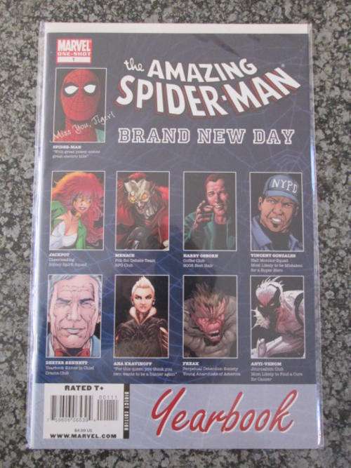THE AMAZING SPIDER-MAN [BND] YEAR BOOK - One Shot! (Mint Inside Sleeve)