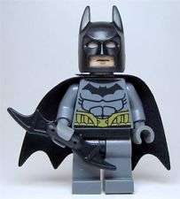Batman (With Cape and Batarang) - Lego Super Hero Minifigure