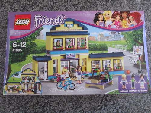 Heartlake High (41005) - Lego Friends Set (Discontinued)