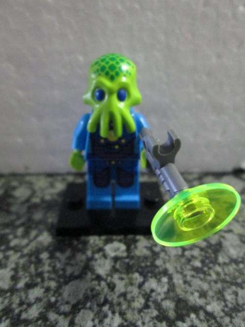 ***NEW*** Alien Trooper - Lego Minifigures Series 13