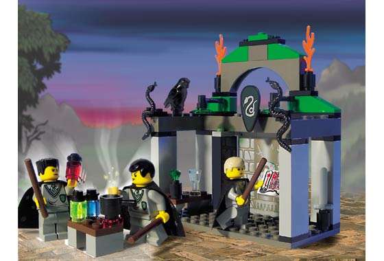 Slytherin (4735) - Lego Harry Potter Set from 2002! (Very Rare)